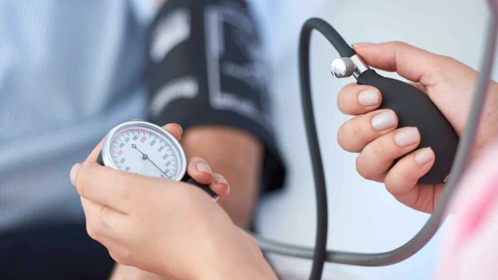how does weed affect blood pressure