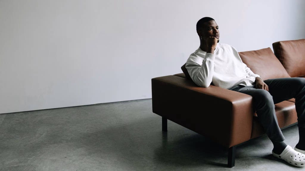 alcohol and kidney disease can cause a change in urine output and color