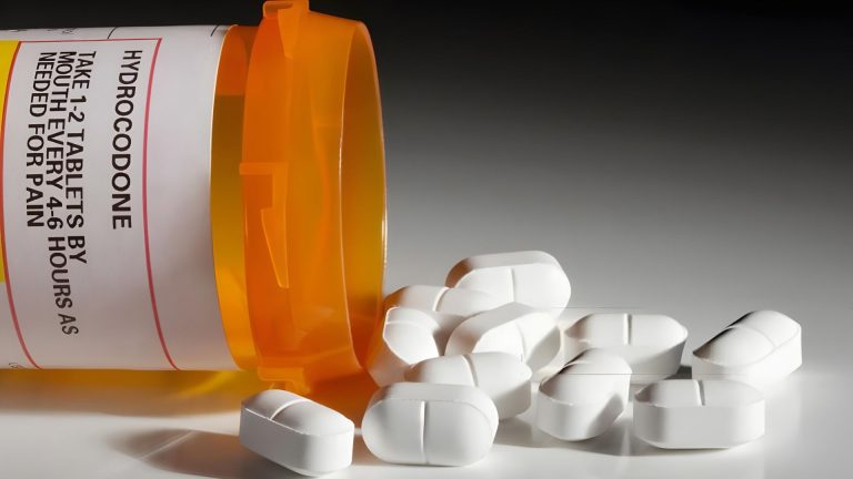 How Percocet and Hydrocodone Compare in Strength and Safety